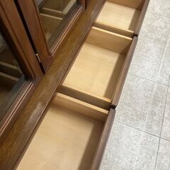 ★リユースのサカイ高崎店★TJ12460  食器棚 茶 H190×D44×W150 クリーニング済みの画像