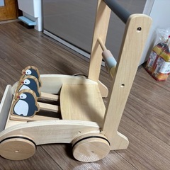 箱あり！ペンギン押し車の画像