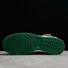 新品未使用 Nike　ナイキ　スニカーの画像