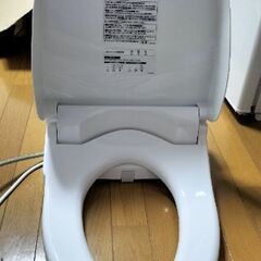 TOTOウォシュレット　シリーズ 瞬間式 温水洗浄便座 ホワイト TCF8CS67型の画像