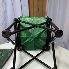 大和ハウスの賃貸住宅「D-room」のロゴが入った折りたたみ式のフォールディングチェアの画像