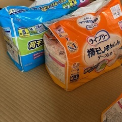 (商談中)大人用紙オムツいろいろの画像