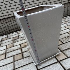 【無料】中古の陶器製鉢カバーの画像