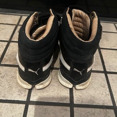 PUMAメンズスニーカーの画像