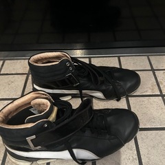 PUMAメンズスニーカーの画像