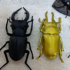値下げしました、クワガタフィギィア6個セットの画像