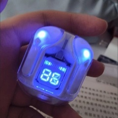 ワイヤレスイヤホン 充電ケース付きの画像