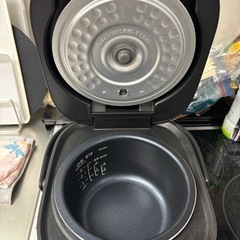 【美品】タイガー魔法瓶 炊飯器 3合 マットブラック JBS-A055KM   の画像
