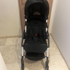 新生児用カーシート　ベビーカーの画像