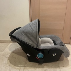 新生児用カーシート　ベビーカーの画像