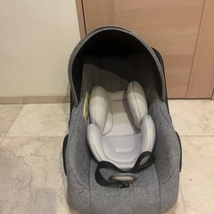 新生児用カーシート　ベビーカーの画像