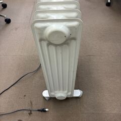 オイルヒーター BH-812T 600W/900W/1500W 切替式 キャスター付き 通電未確認 ジャンク扱い 暖房器具の画像