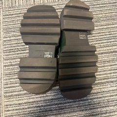 CHARLES & KEITH  ローファーの画像