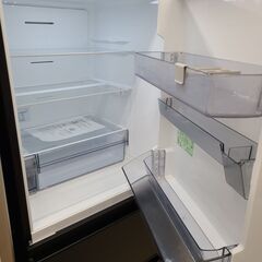 J1249【リユースのサカイ柏店】TOSHIBA　トウシバ　３ドア冷蔵庫　GR-V33SC　2024年製 クリーニング済み　参考価格109,758円の画像