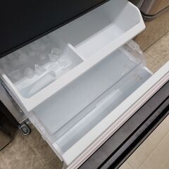 J1249【リユースのサカイ柏店】TOSHIBA　トウシバ　３ドア冷蔵庫　GR-V33SC　2024年製 クリーニング済み　参考価格109,758円の画像
