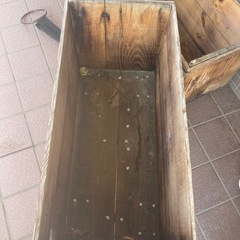 キャスター付き木製のボックスの画像