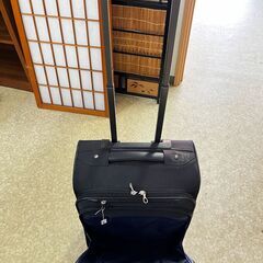キャリーバック ブラックの画像
