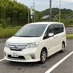 日産セレナ⭐️平成25⭐️ハイブリッド⭐️の画像