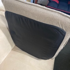 座椅子 ベージュ系の画像
