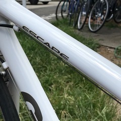 通勤通学にもおすすめのクロスバイク リユースクロスバイク GIANT ESCAPE R3　XS　ホワイトの画像