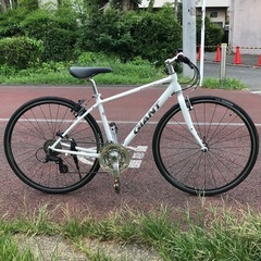 通勤通学にもおすすめのクロスバイク リユースクロスバイク GIANT ESCAPE R3　XS　ホワイトの画像