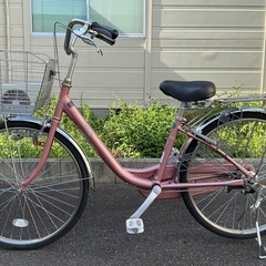 ＜整備・美品車＞24インチ・軽量アルミ・ママチャリ自転車・ピンクメタリック 変速なしの画像