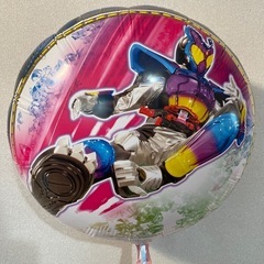 仮面ライダーガヴ 風船の画像