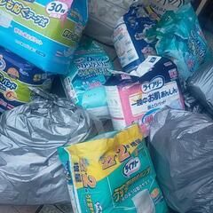 介護シートおむつなど大量の画像