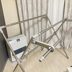 伸縮式洗濯物干しの画像