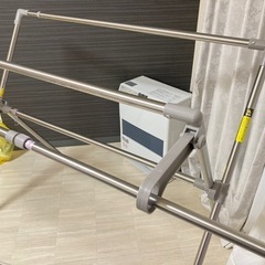 伸縮式洗濯物干しの画像