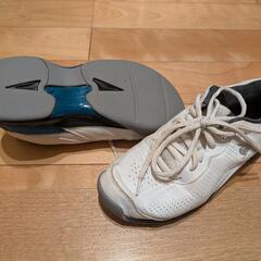 テニスシューズ２足 ＋ esse短パンのセットの画像