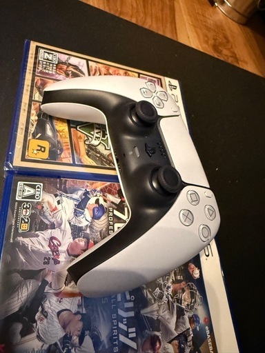 8/8日限り!!再投稿PS5 CFI-2000A 箱付き ソフト2本付き