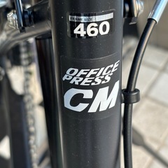 ほとんど新品！　自転車　オフィスプレスコミューター　前カゴ、バックミラーその他付属　の画像