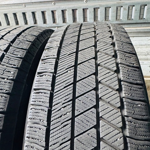 極上タイヤ　BRIDGESTONE ブリヂストン　ブリジストン　VRX3 　205/65R16 スタッドレス　タイヤ　2021年製　1