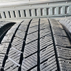 極上タイヤ　BRIDGESTONE ブリヂストン　ブリジストン　VRX3 195/65R15 スタッドレス　タイヤ　２０２１年製　15インチ　プリウス　等の画像
