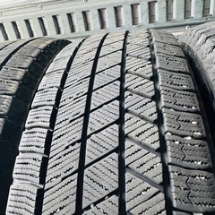 極上タイヤ　BRIDGESTONE ブリヂストン　ブリジストン　VRX3 195/65R15 スタッドレス　タイヤ　２０２１年製　15インチ　プリウス　等の画像