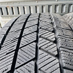 極上タイヤ　BRIDGESTONE ブリヂストン　ブリジストン　VRX3 195/65R15 スタッドレス　タイヤ　２０２１年製　15インチ　プリウス　等の画像