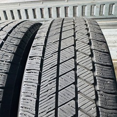極上タイヤ　BRIDGESTONE ブリヂストン　ブリジストン　VRX3 195/65R15 スタッドレス　タイヤ　２０２１年製　15インチ　プリウス　等の画像