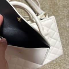 小さめキルティングバッグの画像