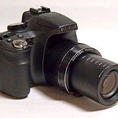 広角24mmから超望遠720mmの光学式30倍ズームレンズを搭載 ロングズームデジタルカメラ 「FinePix SL300の画像