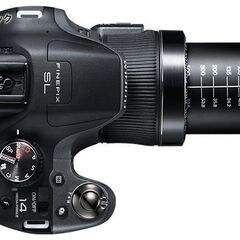 広角24mmから超望遠720mmの光学式30倍ズームレンズを搭載 ロングズームデジタルカメラ 「FinePix SL300の画像