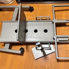 テレビとテレビ台の画像