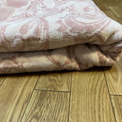 イヴ・サンローラン　タオルケット　ピンクの画像
