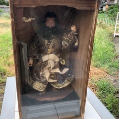 神武天皇の人形ケース入り。の画像