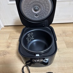 アイリスオーヤマ　炊飯器の画像