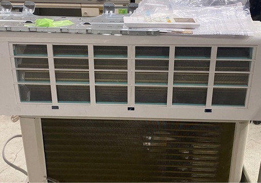 & ルームエアコン　TOSHIBA 東芝　RAS-J221PBK 冷房/暖房兼用　主に6畳用　2.2kw 100V リモコンあり　2022年製　動作品