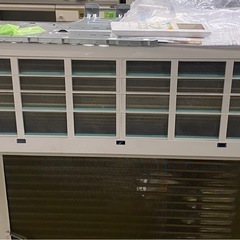 & ルームエアコン　TOSHIBA 東芝　RAS-J221PBK 冷房/暖房兼用　主に6畳用　2.2kw 100V リモコンあり　2022年製　動作品の画像