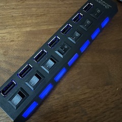【新品】USB-A ハブ 7ポート 通電済みの画像
