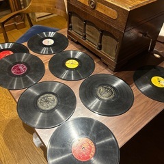 アンティーク 蓄音機 レコード付きの画像