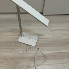 デスクライト Qi充電 調光 の画像